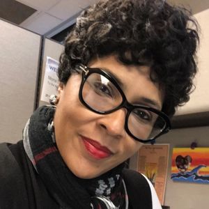 Meet your Posher, Mona